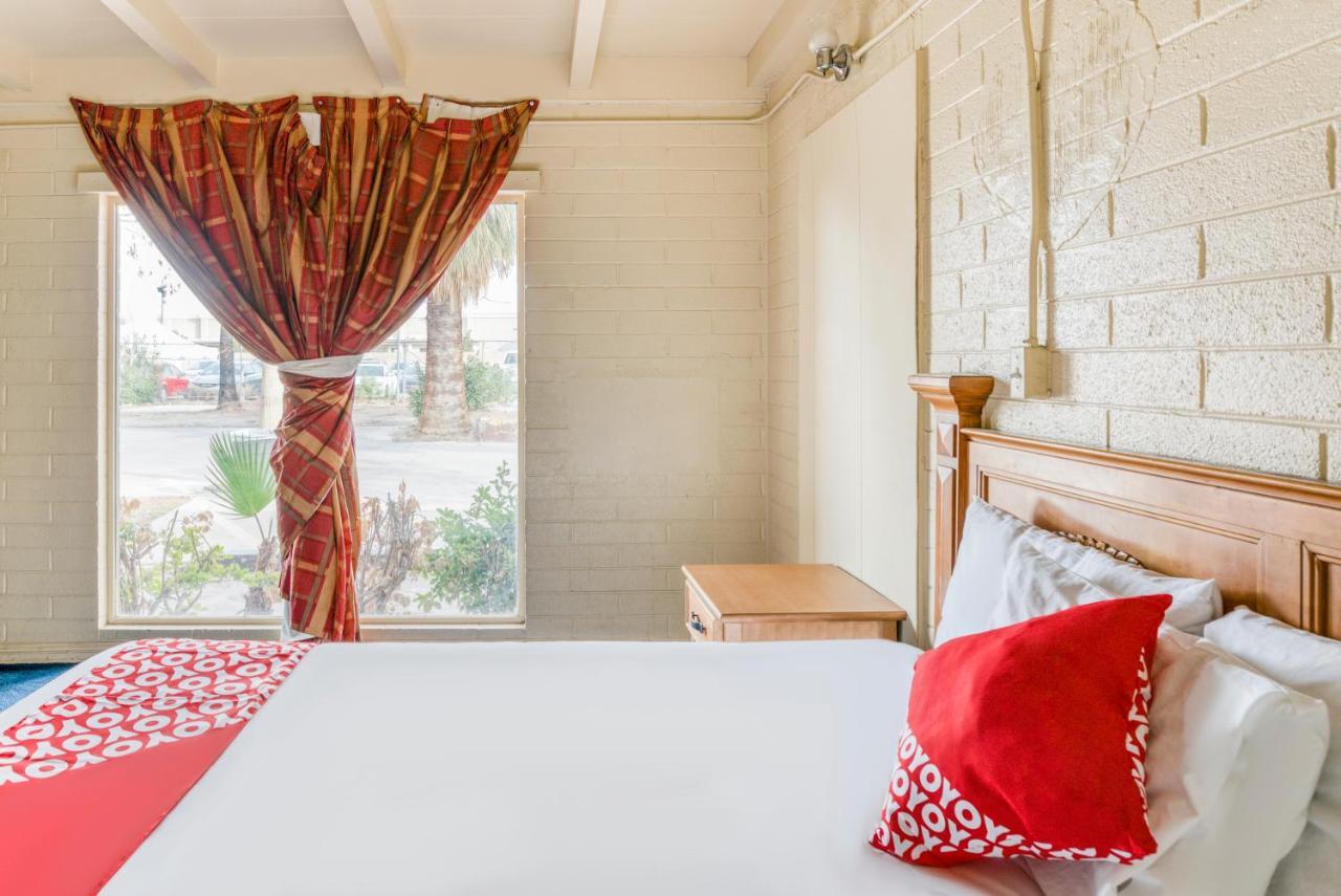 Oyo Oasis Motel Las Vegas I-15 Екстер'єр фото